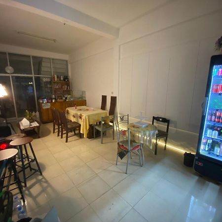 Sleep Break Hostel Sathon Bangkok Ngoại thất bức ảnh