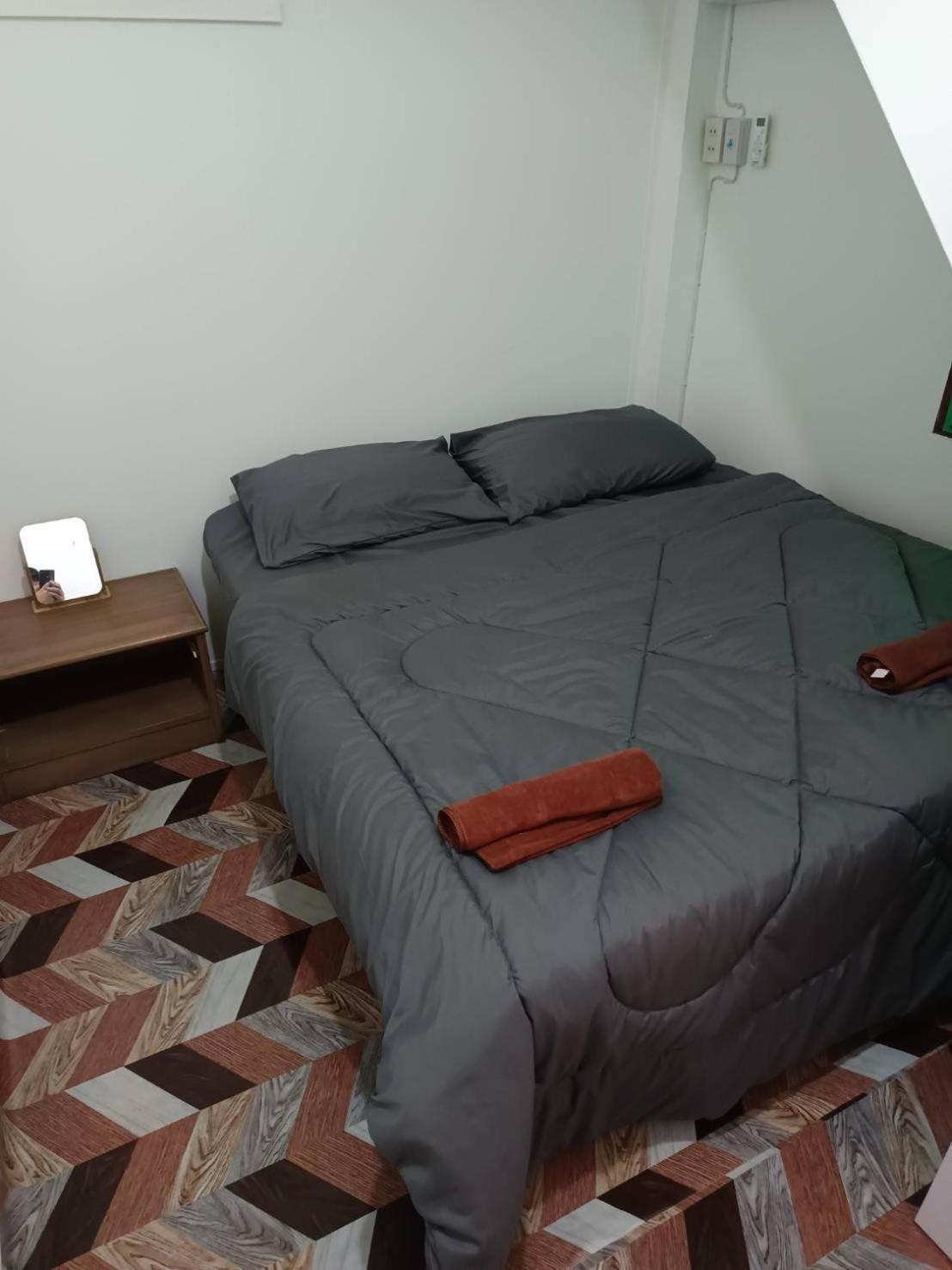 Sleep Break Hostel Sathon Bangkok Ngoại thất bức ảnh